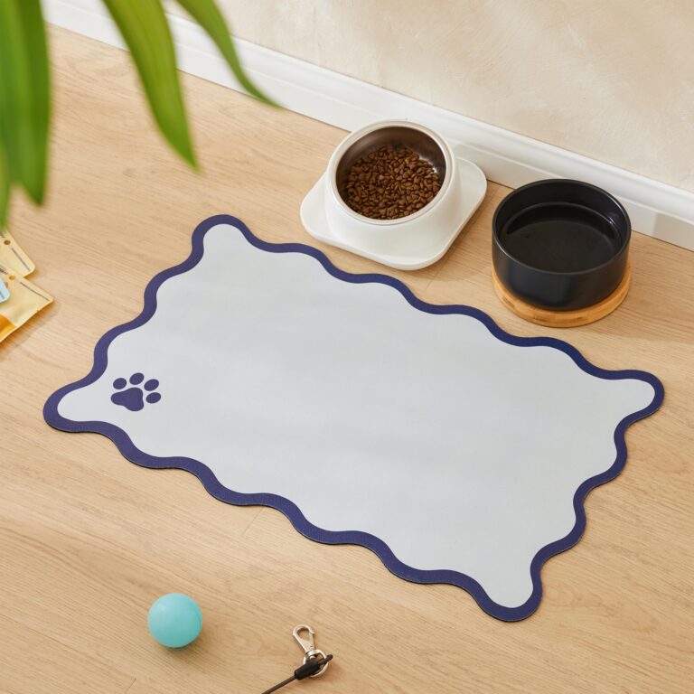 Ralxion Scalloped Dog Feeding Mat